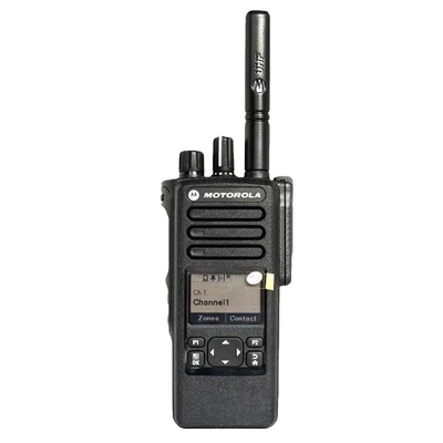 comprare Radio DMR Motorola compatto e potente con potenza di uscita 1/4/5W in lingua operativa inglese fabbricazione online
