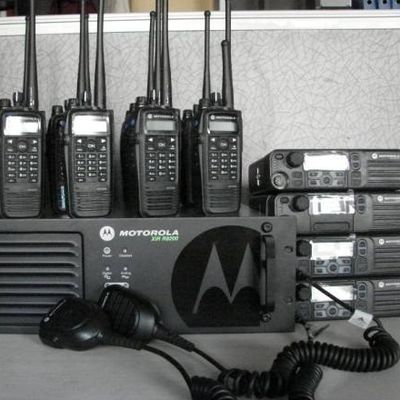 comprare Motorola DR3000 25W DMR Digital Wireless Repeater with IPX6 Water Resistance and 0-50km Range Two Way Radio fabbricazione online