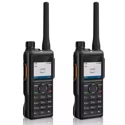 Radio digitale a due vie HP680 DMR radio a due vie prestazioni audio leader nella classe e radio a due vie di emergenza