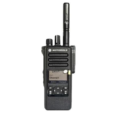 Radio DMR Motorola compatto e potente con potenza di uscita 1/4/5W in lingua operativa inglese